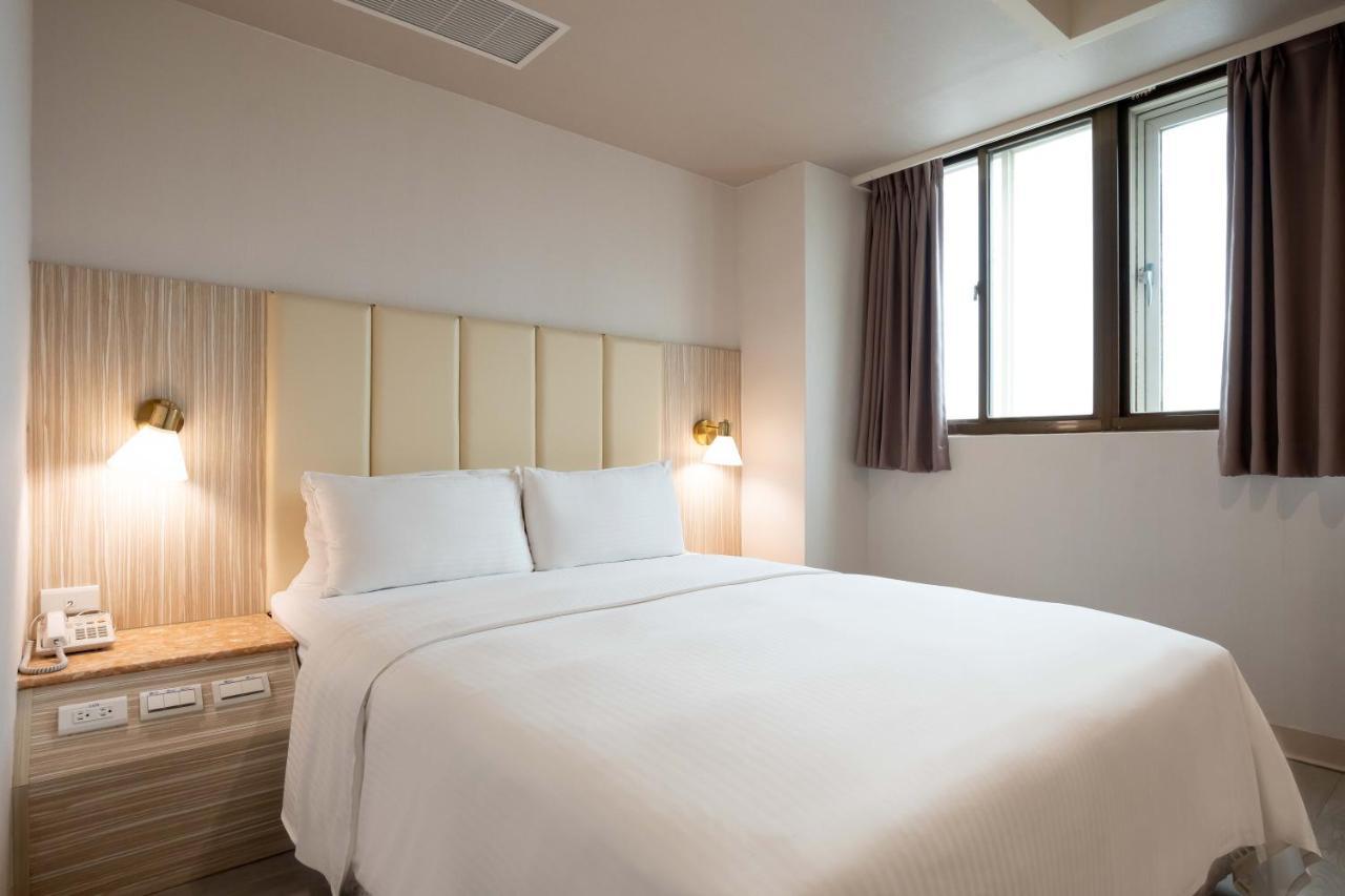 เดอะ ยัง โฮเทล  Hotel จูเป่ย ภายนอก รูปภาพ