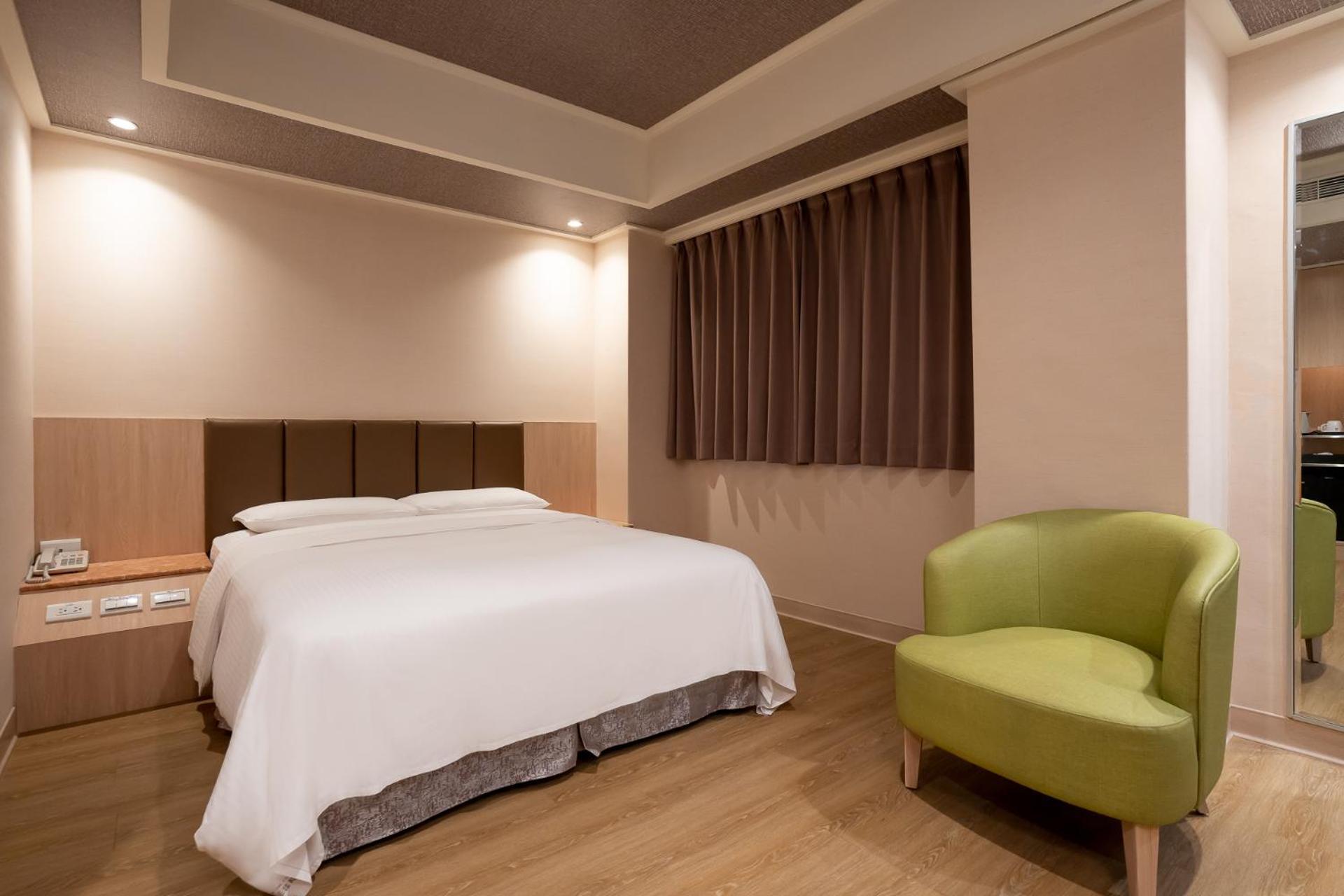 เดอะ ยัง โฮเทล  Hotel จูเป่ย ภายนอก รูปภาพ