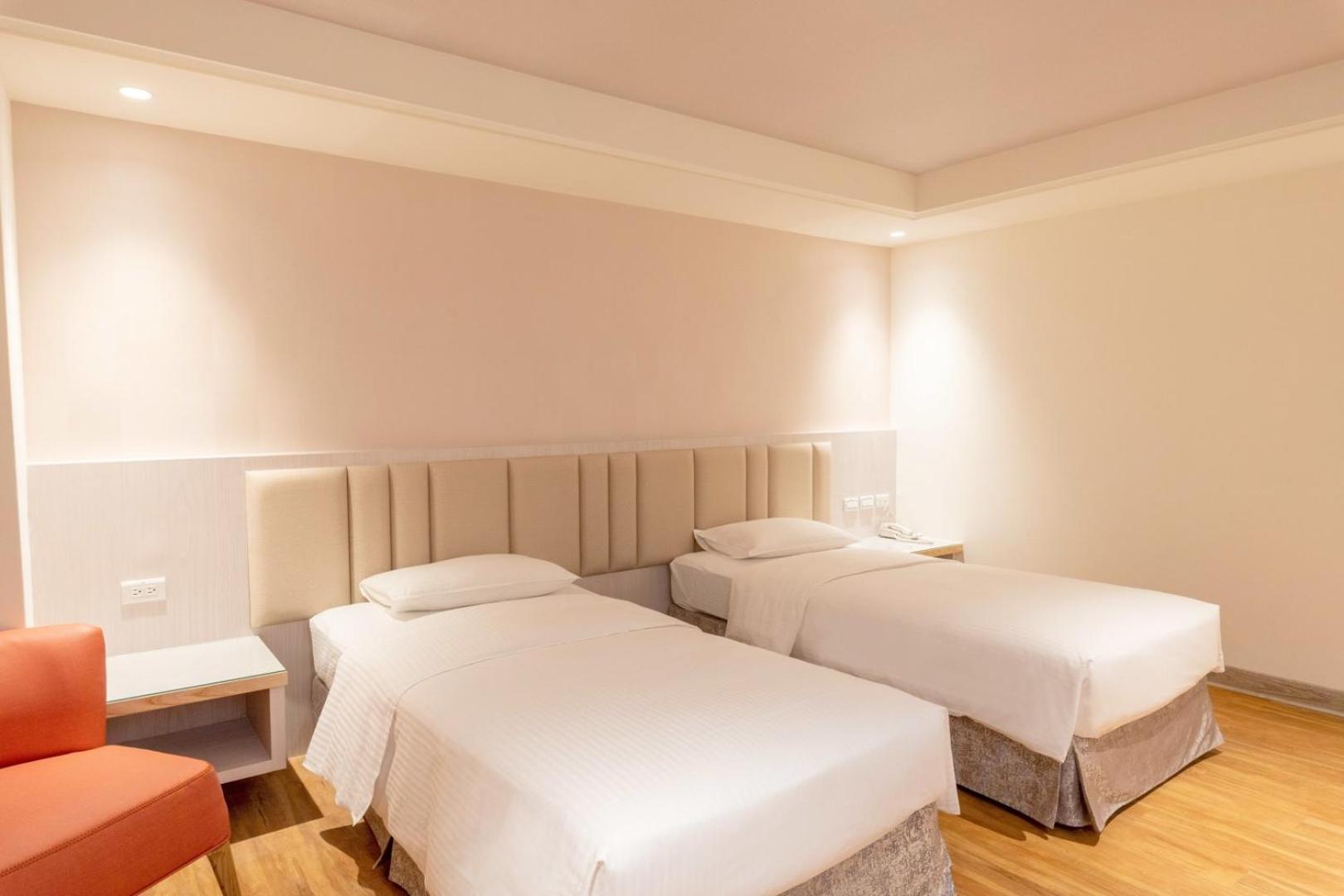 เดอะ ยัง โฮเทล  Hotel จูเป่ย ภายนอก รูปภาพ