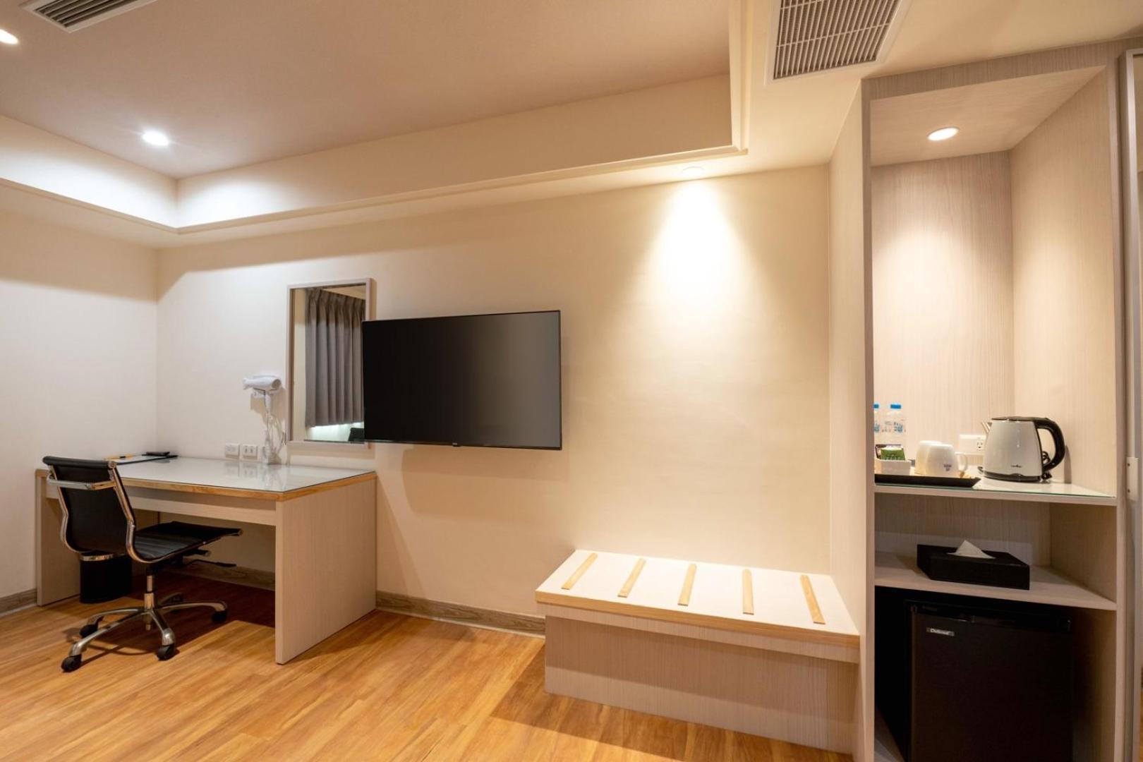 เดอะ ยัง โฮเทล  Hotel จูเป่ย ภายนอก รูปภาพ