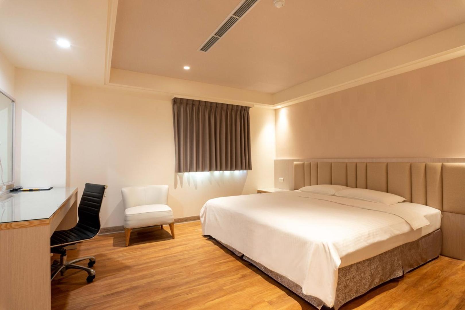 เดอะ ยัง โฮเทล  Hotel จูเป่ย ภายนอก รูปภาพ