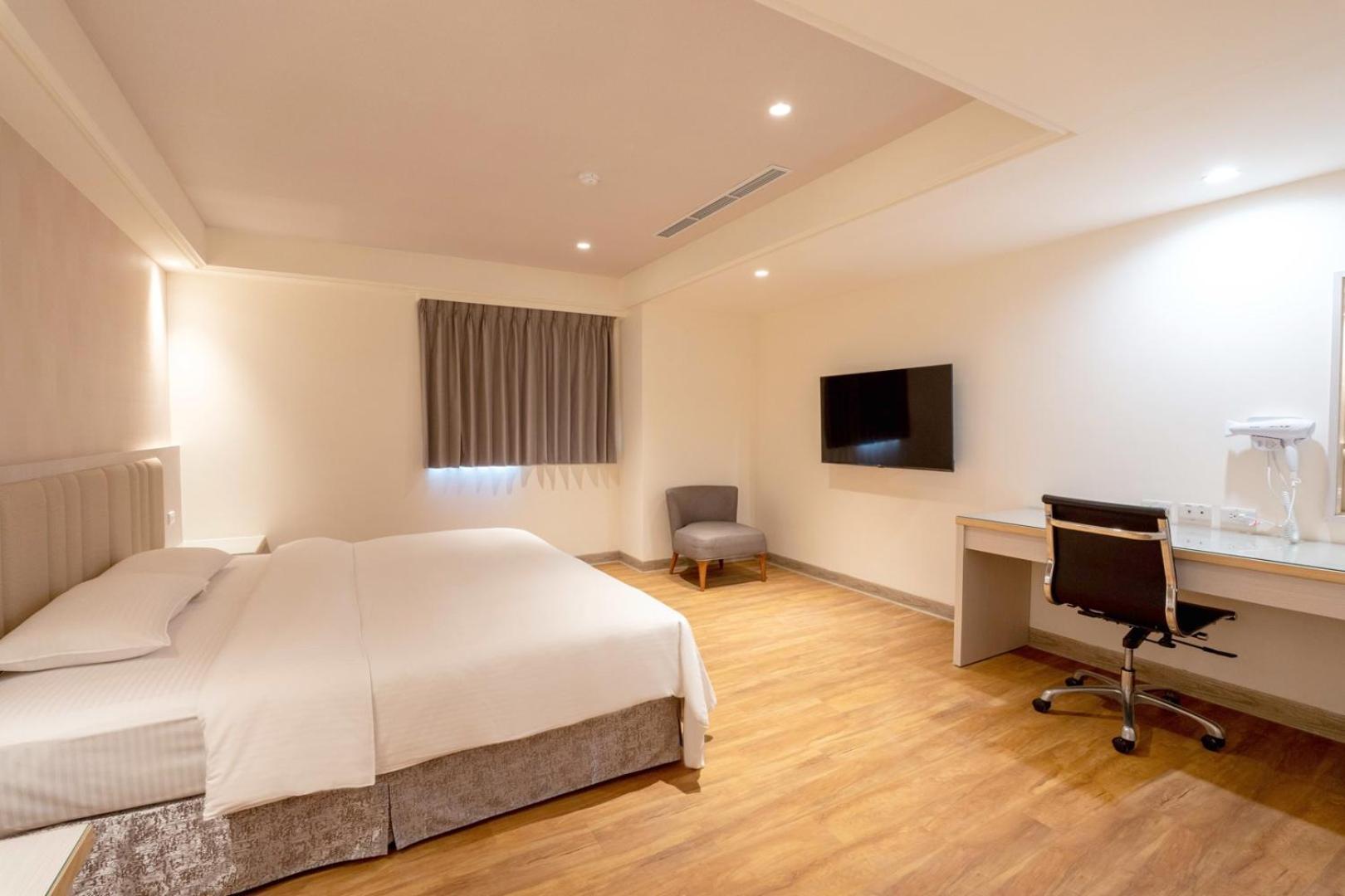 เดอะ ยัง โฮเทล  Hotel จูเป่ย ภายนอก รูปภาพ