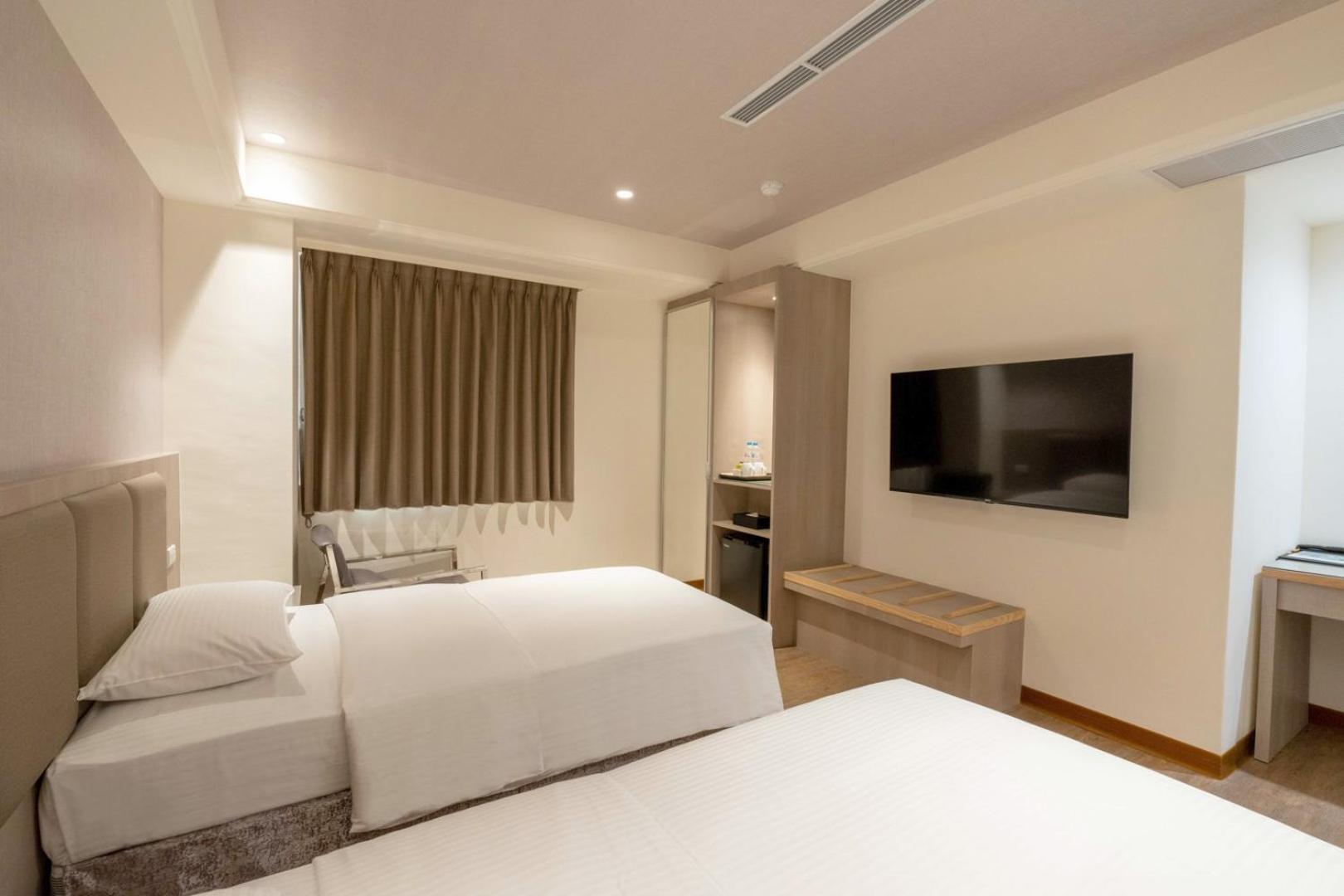 เดอะ ยัง โฮเทล  Hotel จูเป่ย ภายนอก รูปภาพ