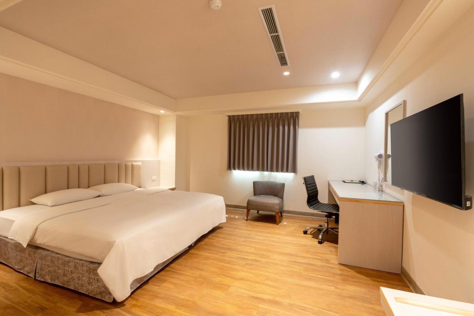 เดอะ ยัง โฮเทล  Hotel จูเป่ย ภายนอก รูปภาพ